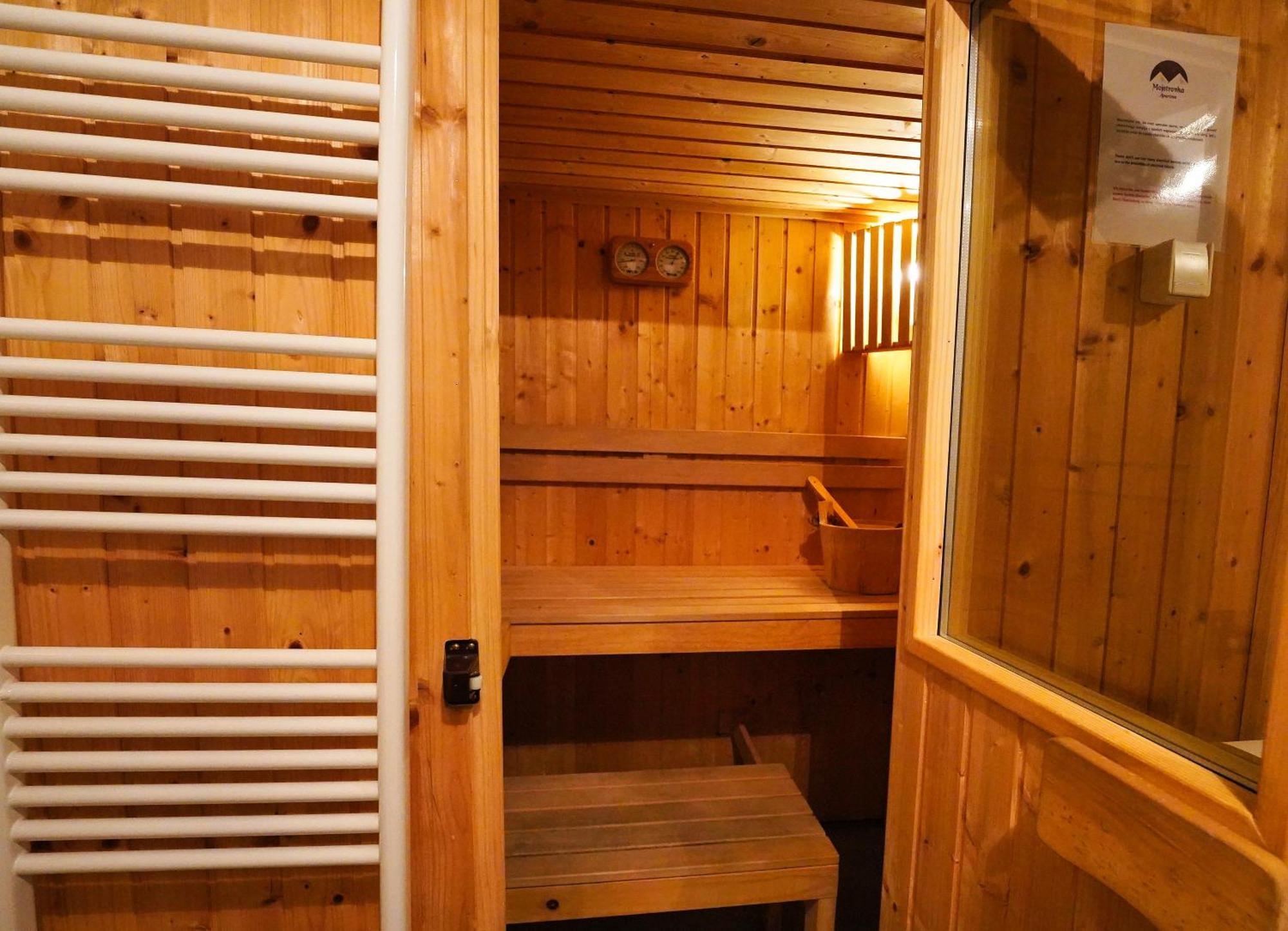 Apartment Mojstrovka With Terrace In City Center Kranjska Gora Exteriör bild